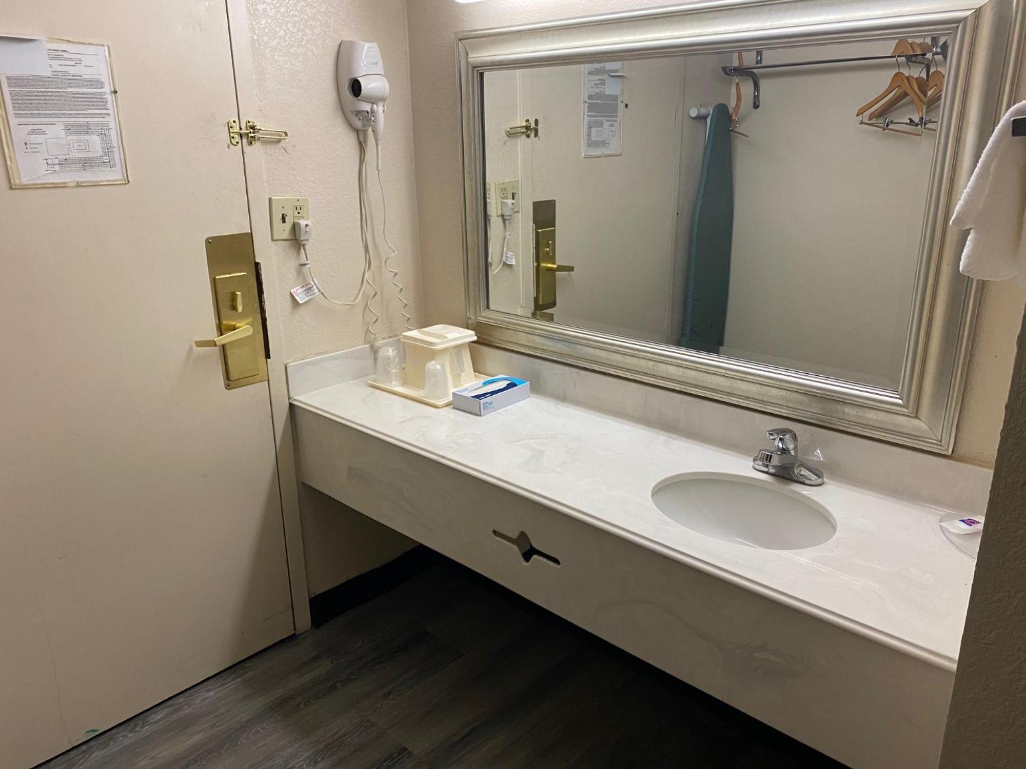 Motel 6 Rochester - Airport Zewnętrze zdjęcie